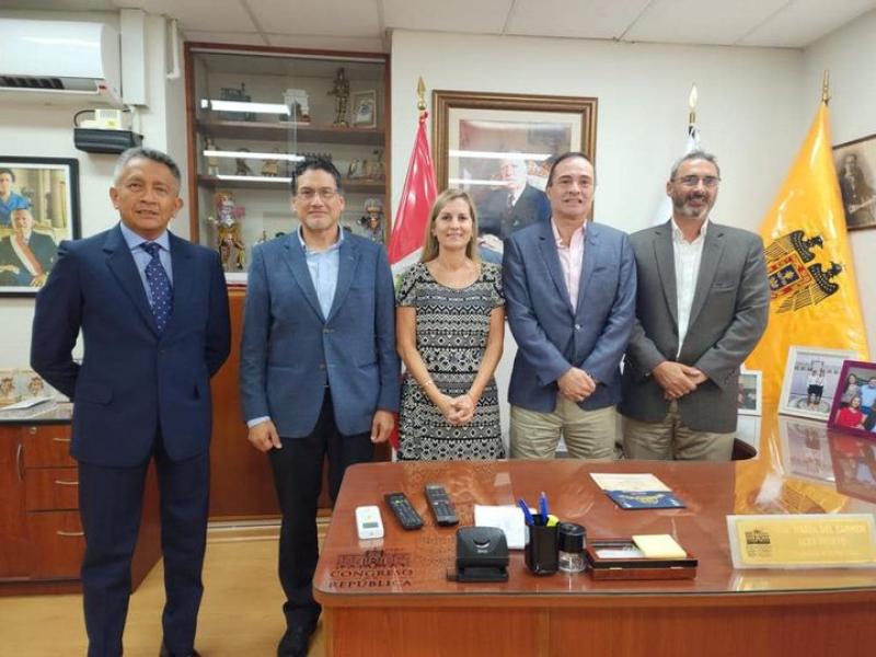 AGAP se reunió con congresista Maricarmen Alva