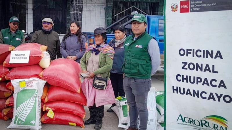 Agro Rural entregará más de 66 toneladas de semillas de pastos en Junín