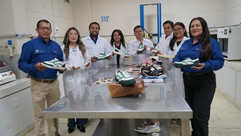 Convierten residuos de caña de azúcar y textiles en calzado sostenible