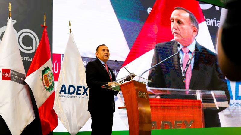 “Debemos lograr una mayor vinculación de los productores y agricultores de la sierra y la selva a la dinámica del comercio exterior”