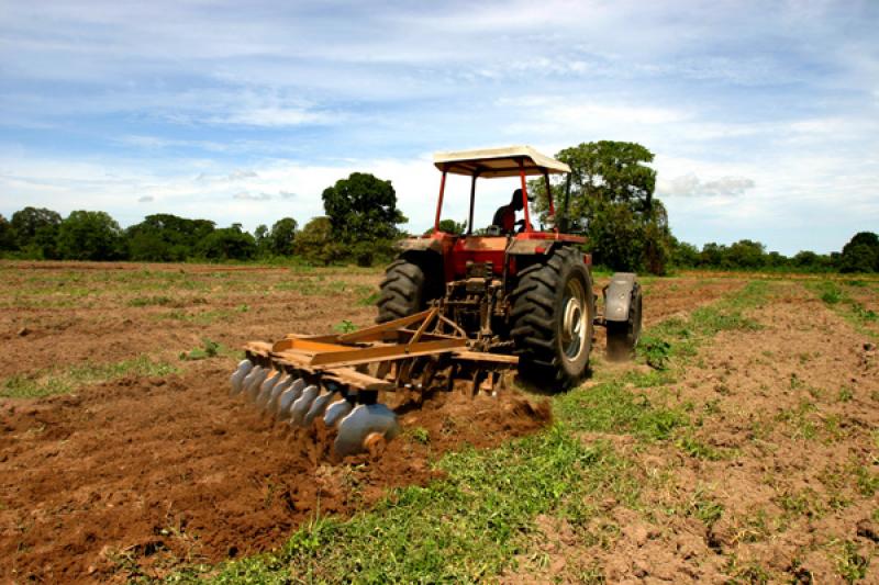 El 23% DE LOS PRODUCTORES AGROPECUARIOS USAN TRACTOR