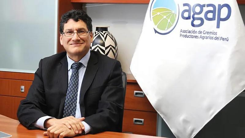 “En los últimos 10 meses, el gobierno ha destruido la competitividad y la formalidad del país”