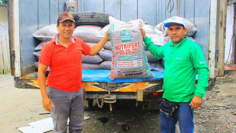 Entregan 14.782 sacos de abonos a agricultores cafetaleros y cacaoteros de Huánuco