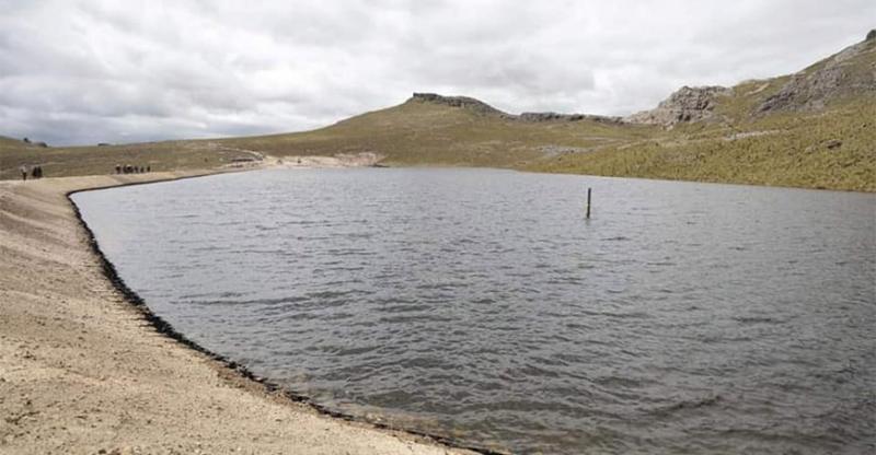 Inauguran qocha “Laguna Grande” con capacidad de almacenamiento de 300.000 m3 en Santiago de Chuco