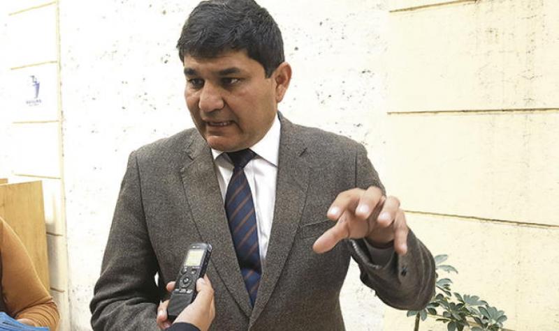 ”Las economías de los pequeños productores están embargadas por unos cuantos propietarios y por unas leyes mal hechas”