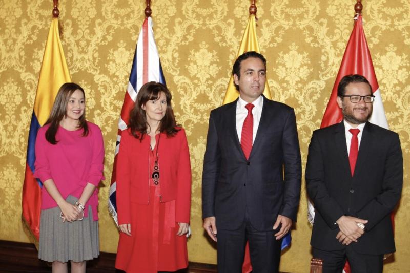 Perú suscribió acuerdo con Reino Unido y mantendrá preferencias arancelarias