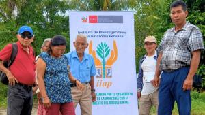 Agricultores de la Amazonía reciben plantas mejoradas de camu camu y aguaje