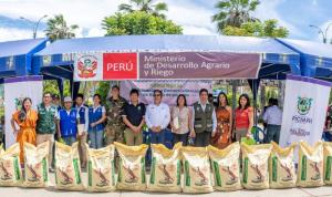 Agro Rural entrega 180 toneladas de guano de las islas a productores agropecuarios del Vraem