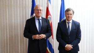 IICA y la Secretaría General de la Comunidad Andina suscriben convenio para fortalecer sistema agroalimentario de países andinos