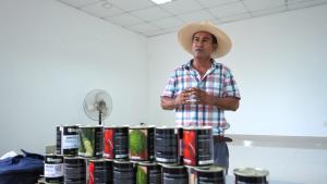 Midagri entregó 1500 latas de semillas de hortalizas de alto valor genético a agricultores afectados por el cambio climático