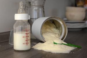 Nestlé descarta que haya ingresado al Perú leche en polvo con moho para bebés