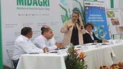 Ministra Jenny Ocampo impulsará tecnificación del riego y recibe respaldo de las juntas de usuarios