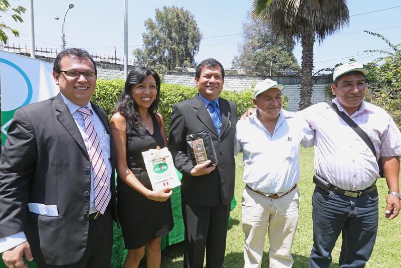 24 MIL HECTÁREAS DE CAFÉ ATACADAS POR ROYA AMARILLA HAN SIDO RENOVADAS