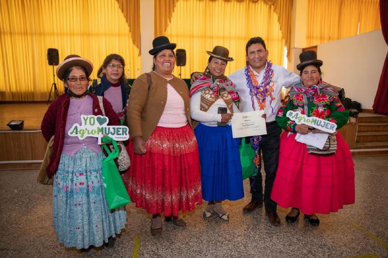 Agrobanco presenta AgroMujer para atender a productoras agropecuarias