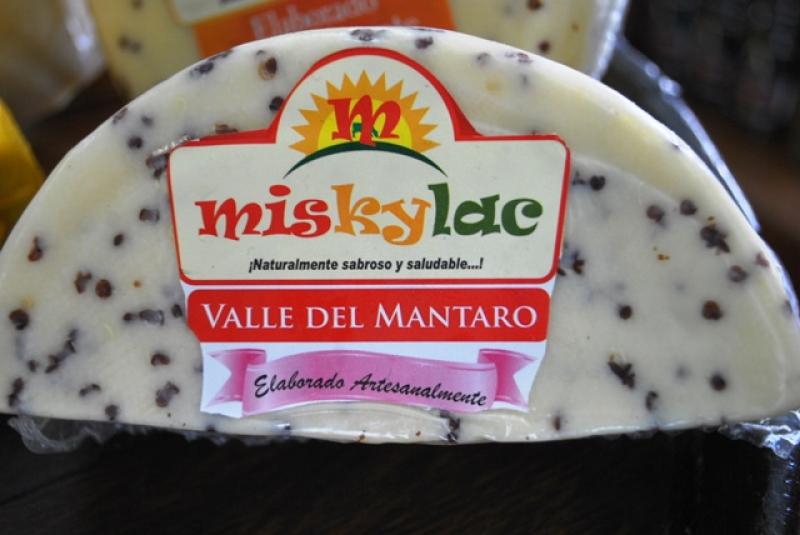 CHEF ESPAÑOL DESTACA POTENCIAL DE PRODUCTOS LÁCTEOS DEL VALLE DEL MANTARIO