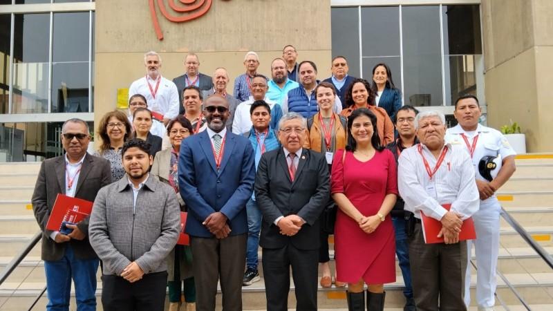 Cultivo de algas peruanas se presenta como alternativa económica sostenible para comunidades costeras