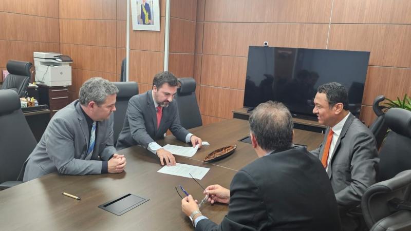 Perú suscribió acuerdo para concretar el acceso de papa fresca a mercado brasileño