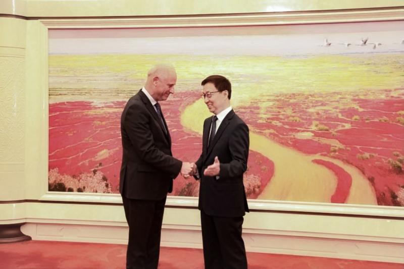 Perú y China reafirman interés en fortalecer relación bilateral con mayores inversiones