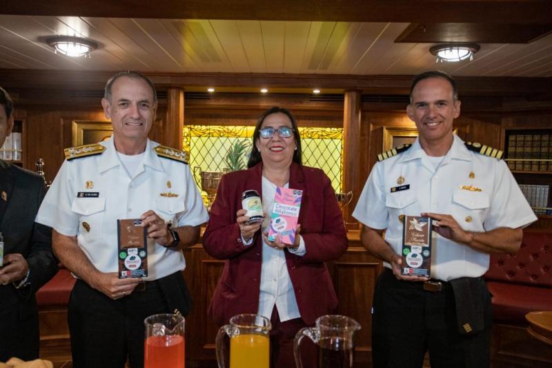 Productos de pequeños agricultores se exhibirán en gira mundial a bordo del buque “Unión” de la Marina de Guerra
