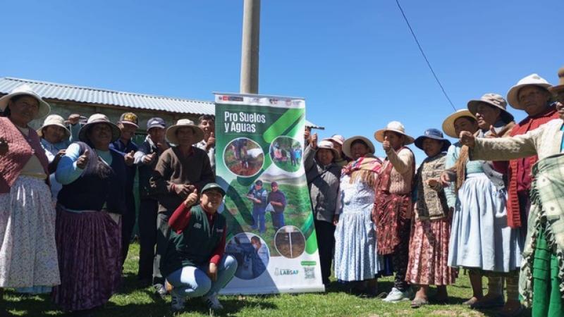 Puno: productores de Ácora adoptan tecnologías para mejorar calidad del suelo agrario