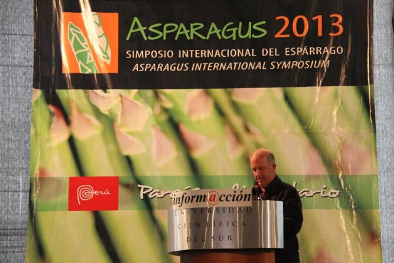 RECONOCEN A PERUANOS PIONEROS EN LA PRODUCCIÓN DE ESPÁRRAGOS 