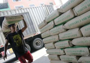 Actualizan precios de referencia a importaciones de maíz, azúcar, arroz y leche en polvo
