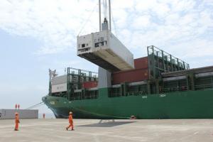 EXPORTACIONES PERUANAS CAYERON 12.7% EN NOVIEMBRE DE 2015 Y CRISIS EN EL SECTOR SE AGUDIZA