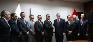 HIGOS Y GRANADAS PERUANOS UN PASO MÁS CERCA DE ENTRAR EN LOS ESTADOS UNIDOS