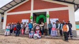 Inauguran moderno centro de producción de hilo artesanal en Arequipa