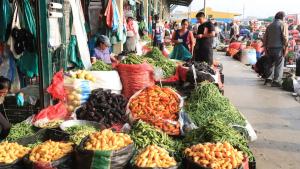Mercados mayoristas de Lima mantuvieron ayer la atención al público y el oportuno abastecimiento de alimento