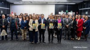 Perú lanza guía para el uso responsable de antimicrobianos en la acuicultura de langostinos con apoyo técnico de FAO