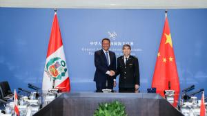 Se espera concretar protocolos para exportar granada, banano orgánico y carne de aves a China este año