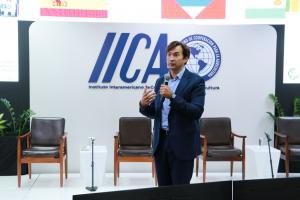 Sector agrícola tiene gran potencial para atraer a jóvenes que ingresan al mercado laboral