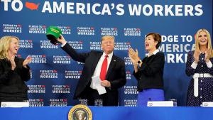Trump a los agricultores de EE.UU.: “Les abrimos Europa”